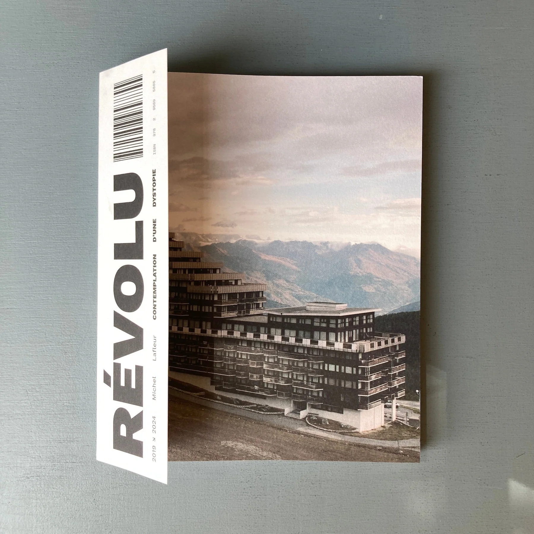 Michel Lafleur - Révolu: contemplation d'une dystopie - Editions Révolues 2024