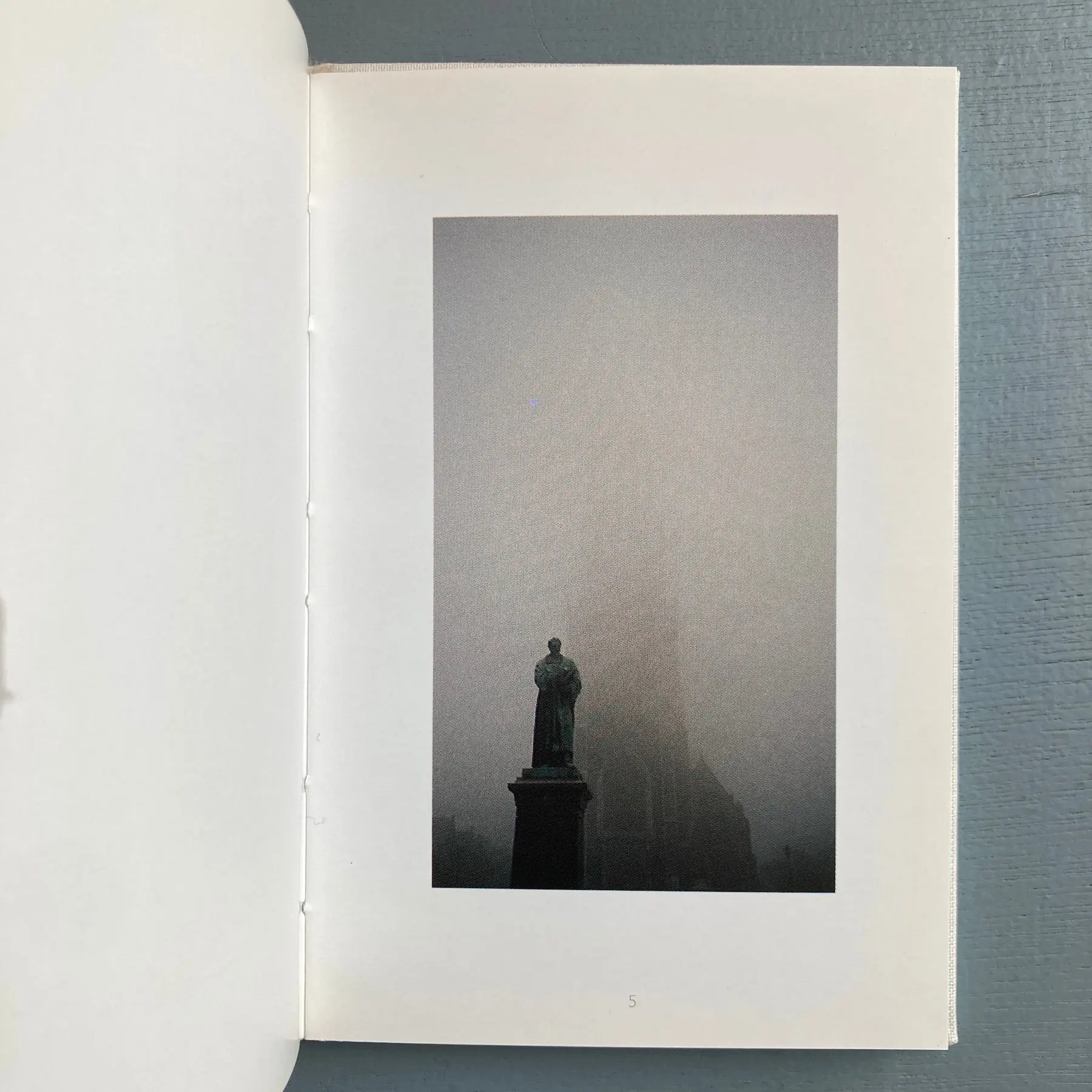 Sarkis (signed) - warmte en licht - Galerie de Zaal 1993 - Image 2