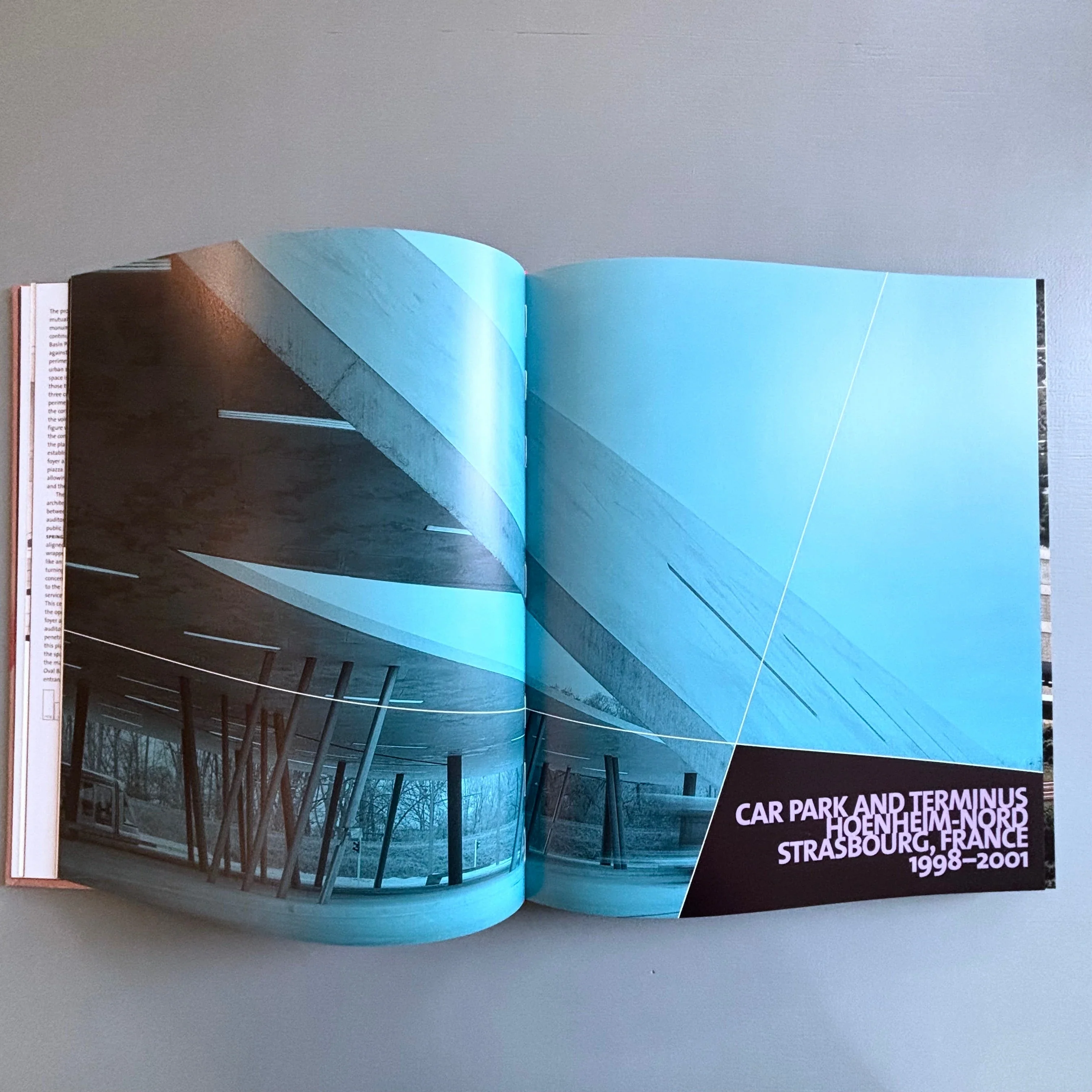 Zaha Hadid - Complete Works - Tames & Hudson 2004 - Image 6